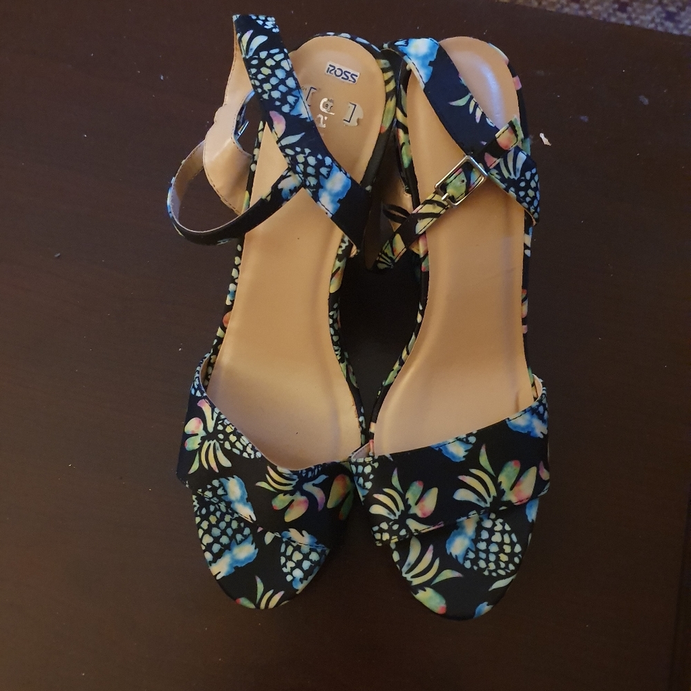 Pineapple Jasmine Open toe Wedges, Size 11M, Blue
